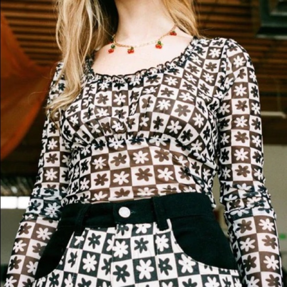 Lisa Says Gah Lana top